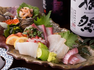 旬の魚を中心に厳選した『新鮮！　本日のお刺身盛』