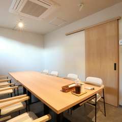 4階には、快適でプライベートな空間を重視した完全個室を完備