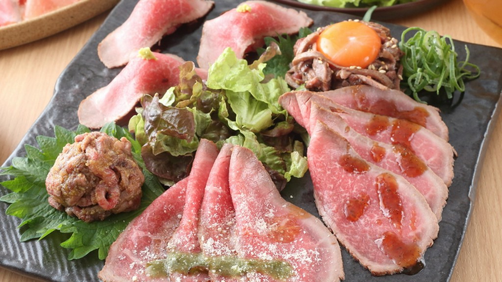 視覚でも味覚でも楽しめる『黒毛和牛ローストビーフ盛り合わせ』