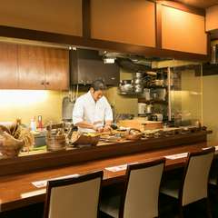 毎日行き届いた清掃と入念な仕込みから始めています