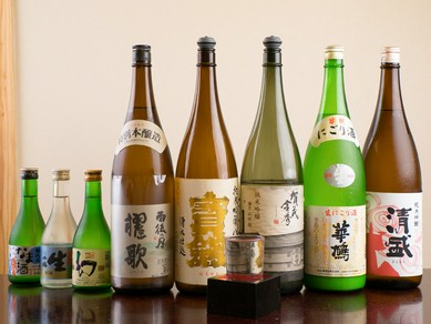 旨い酒をちびりちびりと呑みつつ、ゆるりと過ぎていく夜