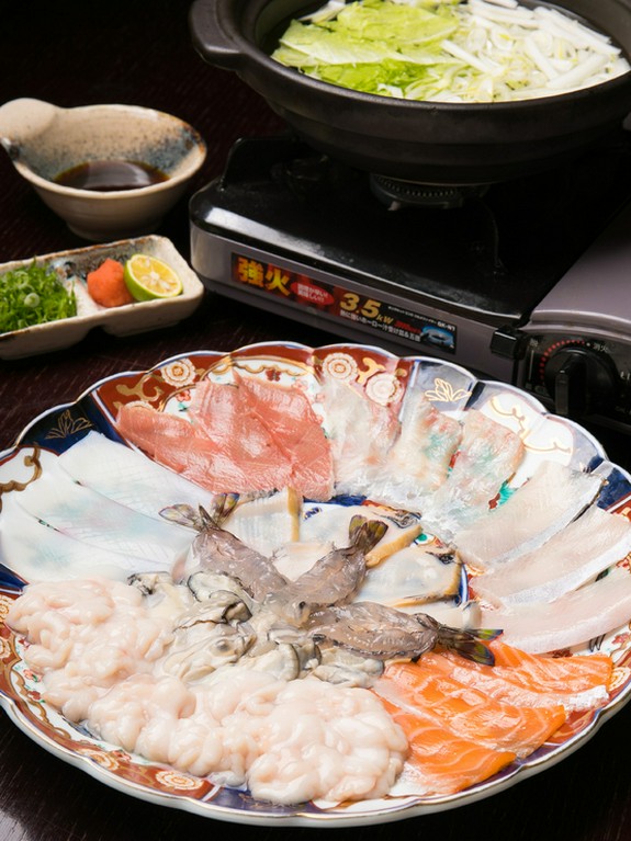 刺身で食べられる新鮮な魚介を使った『海鮮しゃぶしゃぶ』