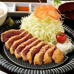 秘伝のたれが肉の柔らかさと旨さを引き出す『サーロイン牛かつ膳』