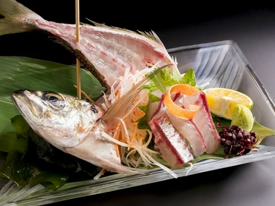 新鮮だからこそ味わえる歯ごたえある『鯵の姿造り』