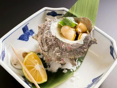 リーズナブルに磯の幸がいただける『さざえのつぼ焼き』