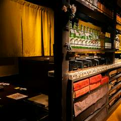 BGMは粋なジャズ。まったり過ごす日本酒デート