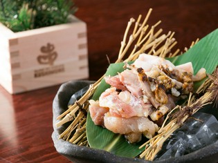 鹿児島の郷土料理で南九州では馴染みのある『薩摩地鶏たたき』