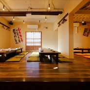 店内は自然と会話の弾む、居心地の良い空間を提供。気の合う仲間との宴会や普段使いなど、通いつめたくなるアットホームさも魅力のひとつです。