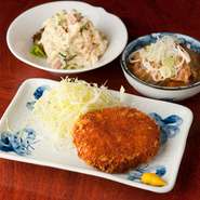 この道30年の料理人がつくる、丁寧なお料理を満喫することが出来るお店です。定番のメニューでも一味違う、味わい深くてどこか懐かしいお料理をご堪能ください。