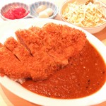 毎日乗せるものが変わる日替わりカレー
大将がスパイスで作り上げた特製カレーです!(税込)