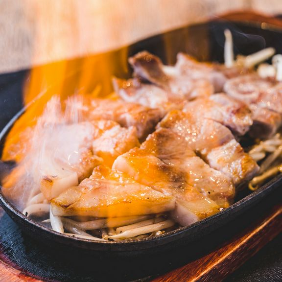 産地直送！北海道十勝産の絶品どろぶた料理に舌鼓◎