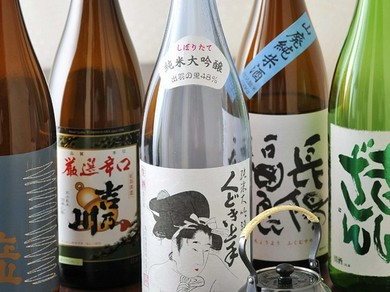 料理の美味しさ際立つ、お酒もご用意