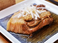 カシスが隠し味の国産豚バラ肉『国産豚のトロトロ角煮』
