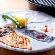 一人前でふぐ二匹半、食感も楽しめる部位で通が好む逸品です。※希少部位のため数量限定となります。
