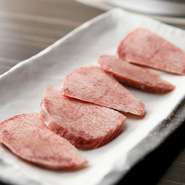 限定品！　早い者勝ちの人気メニュー。肉の旨みと甘みを存分に味わって。