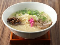 牛骨白濁『あっさりBasic』塩めん（細）まろやかなコクの白湯！六六拳の2大人気！