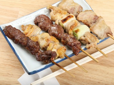 500円で大満足の内容『牛串入り串盛り合わせ』