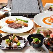 極上の飛騨牛ステーキをメインに、日本料理とイタリアンが融合した新感覚のコース料理を提供。日本料理とイタリアンの2人の料理人が腕を振るいます。飛騨の季節感にあふれた演出も好評です。