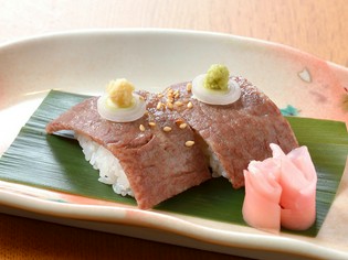 とろけるような食感の『飛騨牛握り寿司』