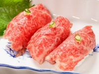 肉の旨味を存分に楽しめる『特上飛騨牛にぎり寿司』