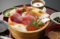マグロ海鮮丼　（数量限定）