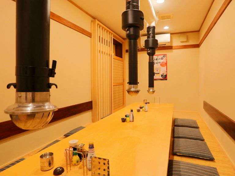 8名用、16名用の個室完備。食事会や、会社の宴会にも最適