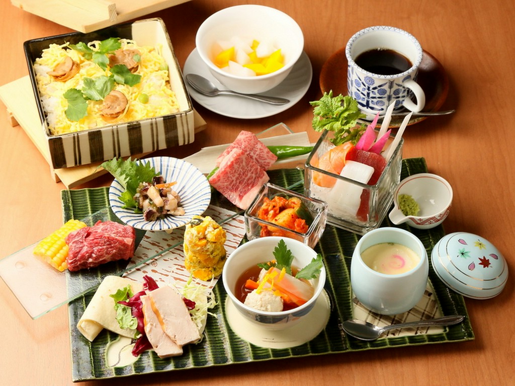 バラエティーに富んだ旬の食材が奏でるハーモニー