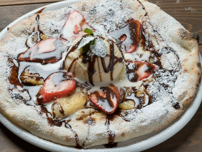季節のフルーツとアイスのデザートPizza