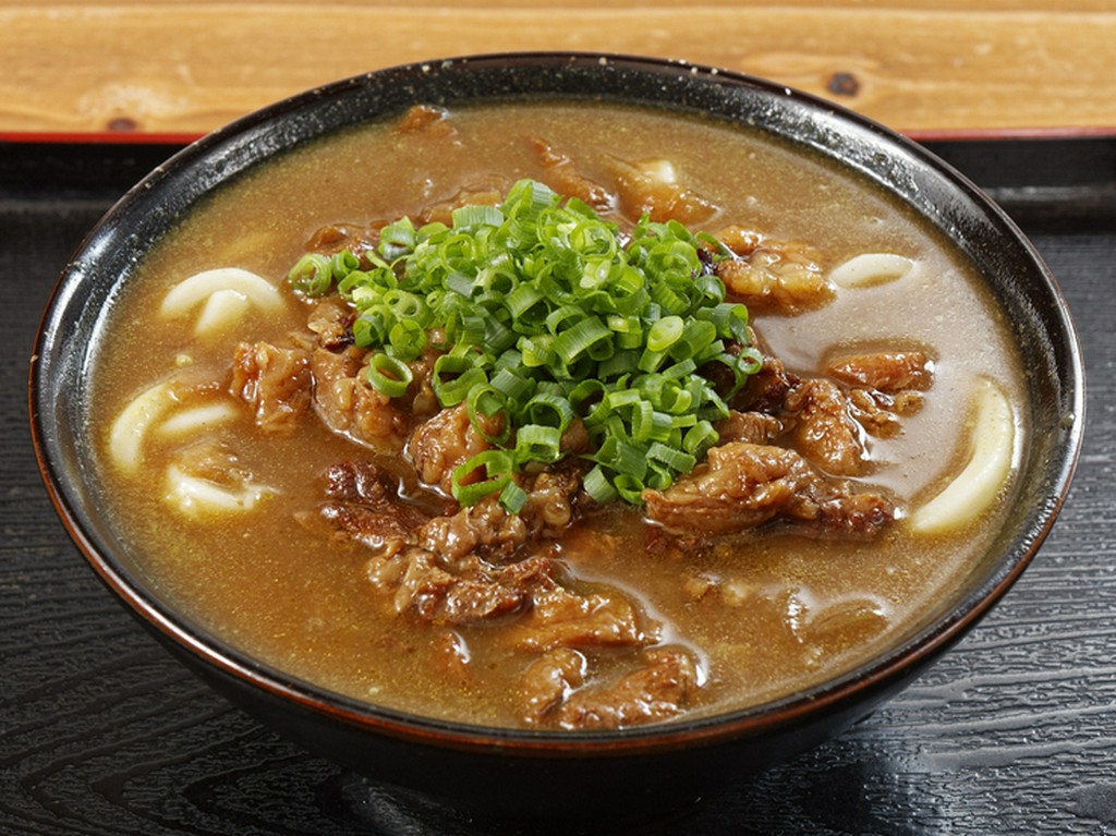 ダシとスパイスの融合。ボリューム満点な『牛すじカレーうどん』　小
