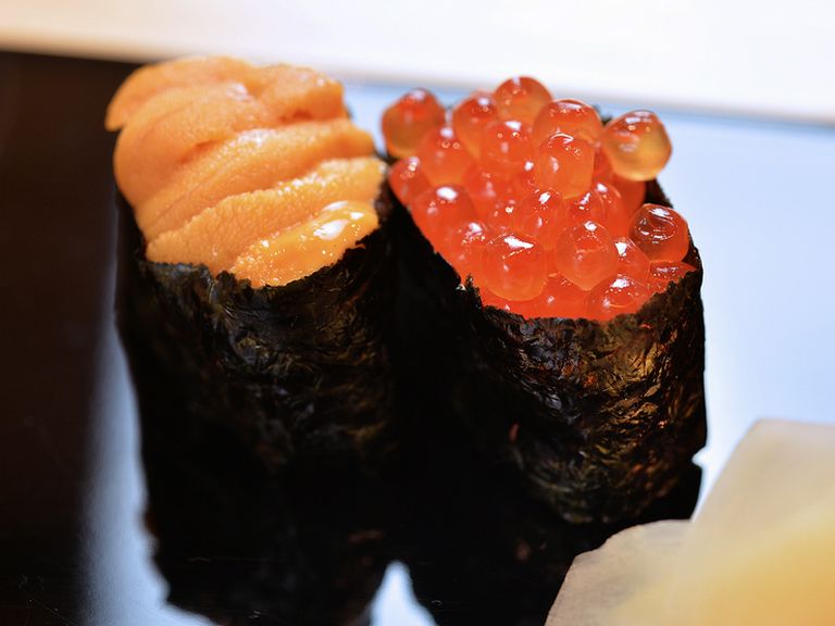 全国の漁港から上がった旬なネタを使った寿司各種