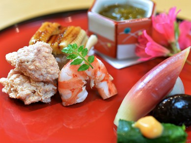 全国の旬の素材を用い、美味しさを最大限に引き出した料理の品々