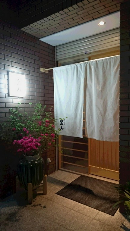 個室完備。駅近なのでビジネスシーンにもご活用ください