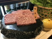匡泉が厳選した極上カルビをどうぞ！
＜3枚＞1450円
＜6枚＞2890円