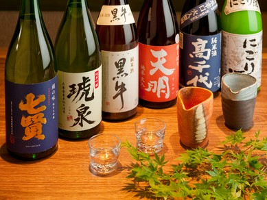 各地の地酒や季節限定の日本酒を始め、お酒の品揃えが豊富