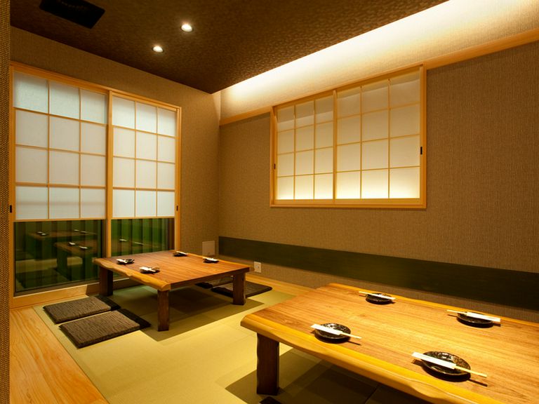 4名様がゆったりと座れるような、広めの座卓で開く宴会