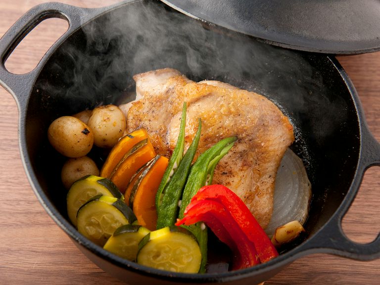 『匠の大山鶏ダッチオーブン焼き』※画像は 大(3〜4人前)です。