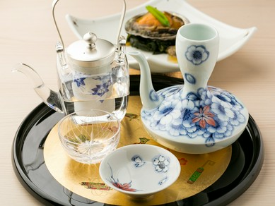 日本酒は新潟の蔵元から、焼酎は九州より直送したこだわりの銘柄