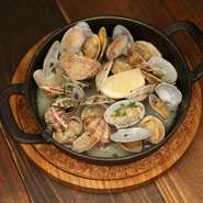 Butter grilled clams