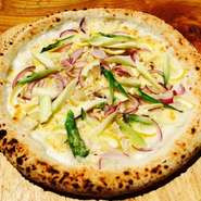 Lサイズ　1780円
Farm fed chicken and organic lemon cream sauce pizza
