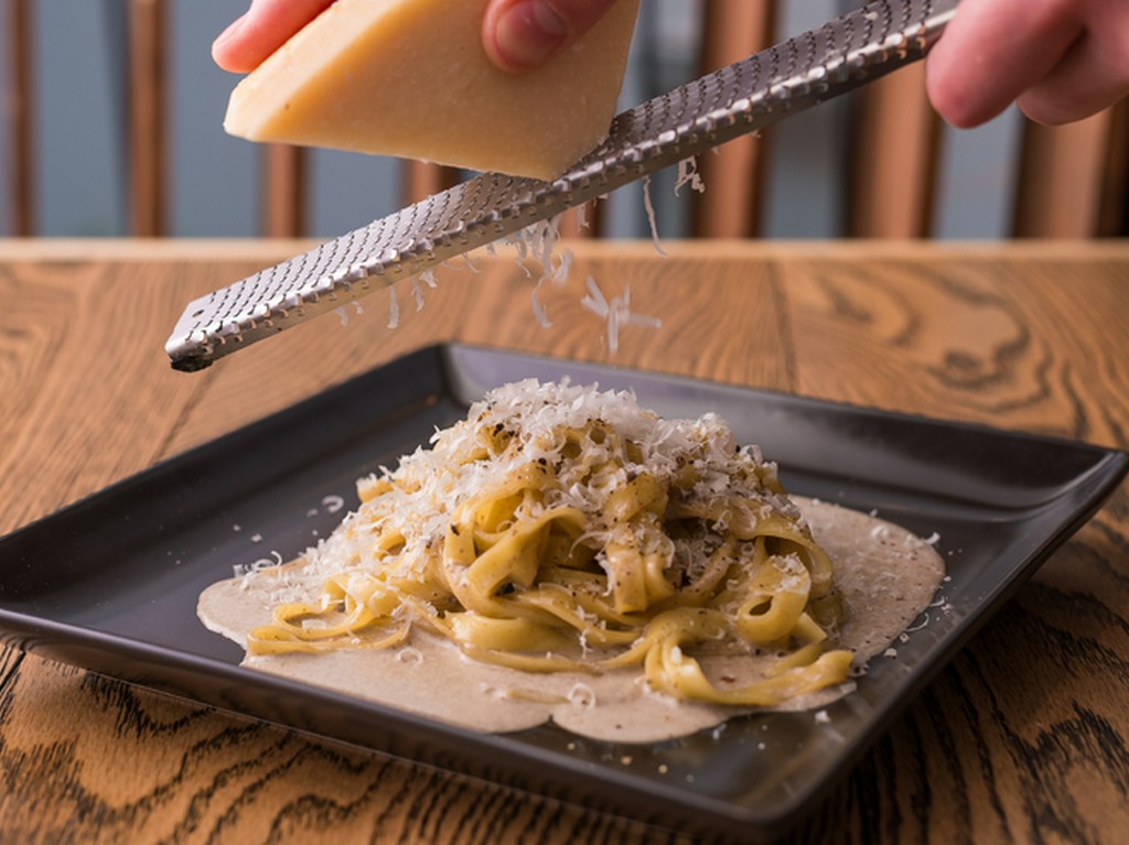 黒トリュフと十勝ブラウンマッシュルームのクリームソース