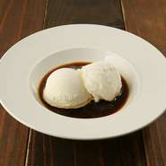 Milk icecream affogato