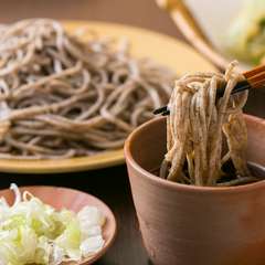 時期に応じて産地を変えるこだわりの蕎麦粉で打った『十割蕎麦』