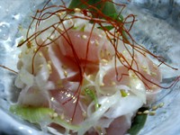 ムネ肉をたたいてごま油を効かせました。鮮度命の逸品です。 ※お子様、お年寄りの方ご注意ください