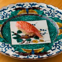 とけるような柔らかさの『大とろ』