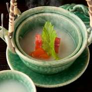 土瓶蒸し（季節のすりながし）　かぶのすりながしと蟹