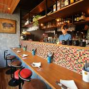 毎日開催♪１５時から１９時はＨＡＰＰＹＴＩＭＥサービス！メガビールorメガハイボール＋ちょいつまみ６品ついて１０００円！！カウンターはコンセントも付いておりますのでご自由にご利用ください♪