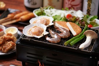 お通しからちょっと贅沢。卓上コンロで楽しむ『炉端焼き』