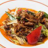 自家製甜面醤を使用したまろやかな味わいになっております。