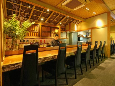 いたるところで趣を感じる店内の雰囲気を楽しんで
