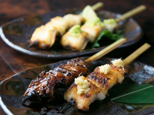 炭火の香ばしさと鰻のふんわり感がたまらない『オリジナル鰻串』